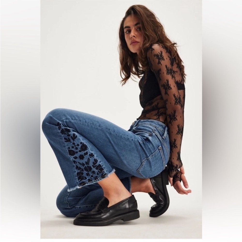 DRIFTWOOD Clara Ankle Flare Jeans - Nordic, with Side Embroidery, NWT, Size 34
